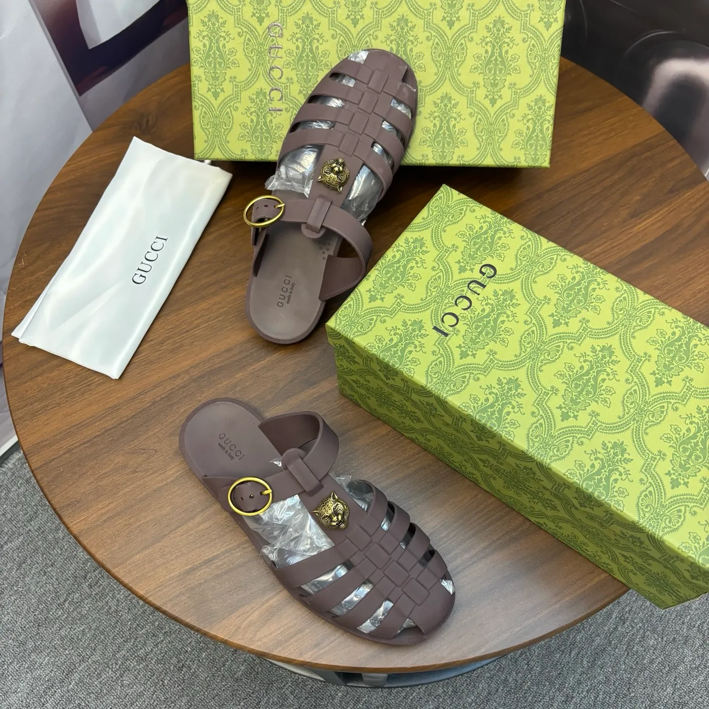 Men's shoes 260💰 [Gucci] Counter quality, top-quality original goods, real photos! Original TPU material, fine workmanship, comfortable; genuine 1:1 replica Size: 38 ~ 46